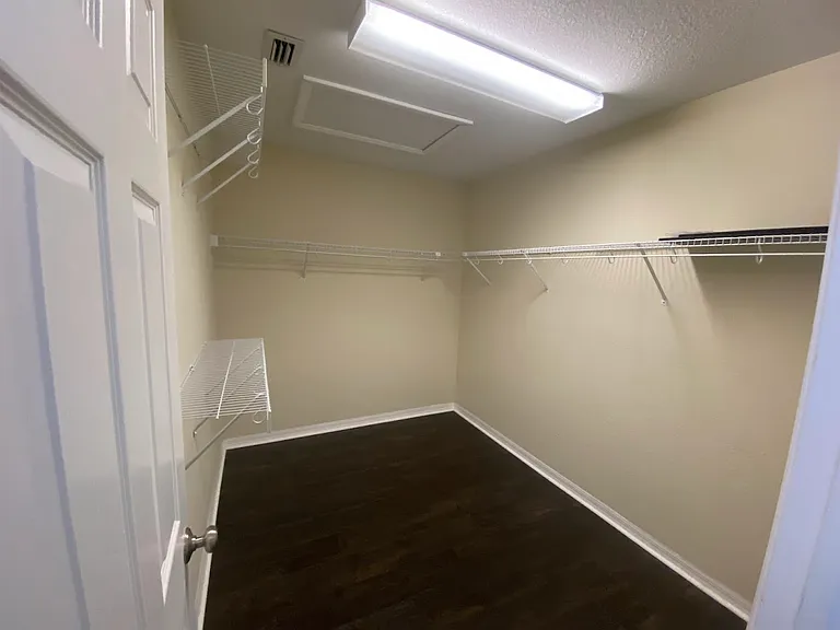 16125 Churchview Dr — Photo 22