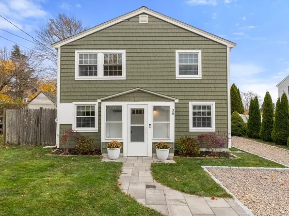 38 Cedar Ln, Kingston, MA 02364