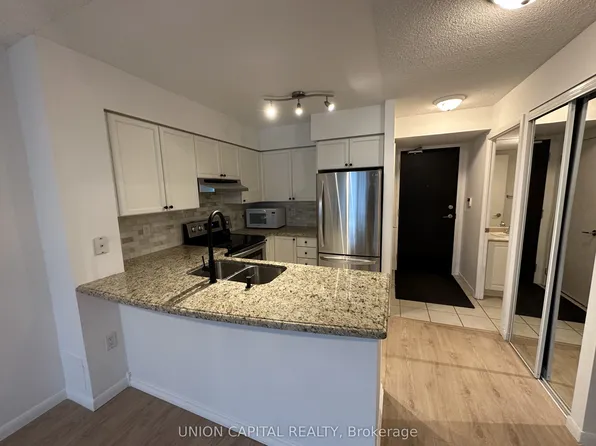 231 Fort York Blvd, Toronto, ON