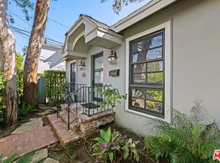 8712 Sherwood Dr, West Hollywood, CA