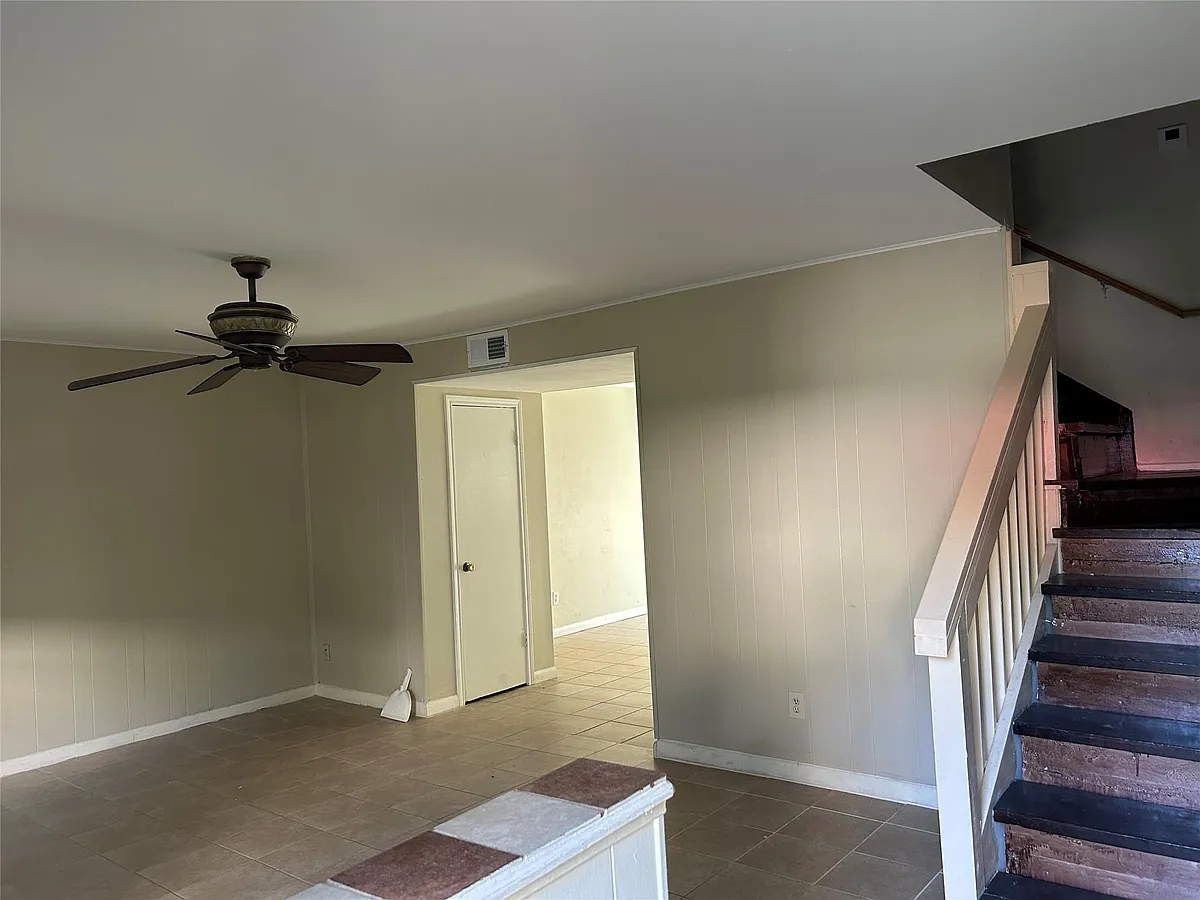 Building Photo - 1403 Blalock Rd #16