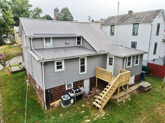 2nd image of 125 N Pleasant St