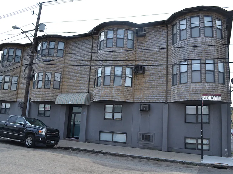 120 Spruce St #15 — Photo 16