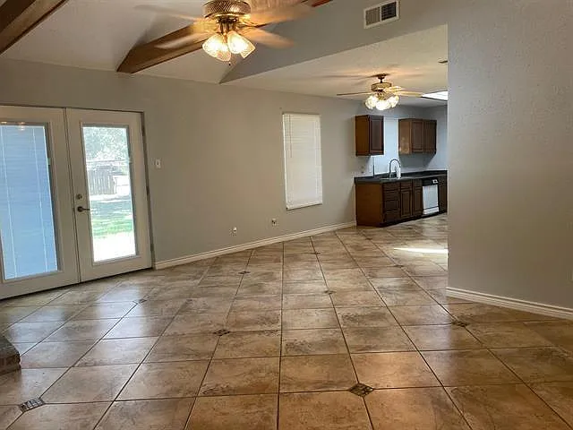 3 bed, 1.5 bath, 1186 sqft, $1,450 — Photo 4