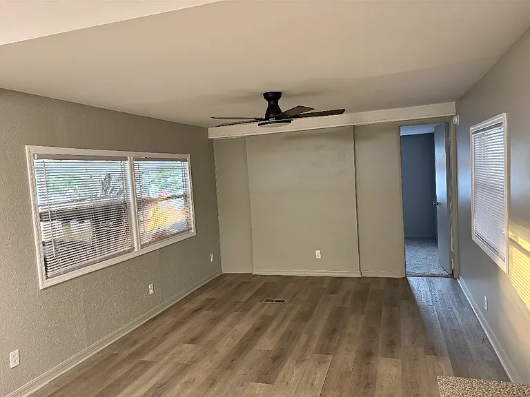 7914 Greenlawn Dr — Photo 5