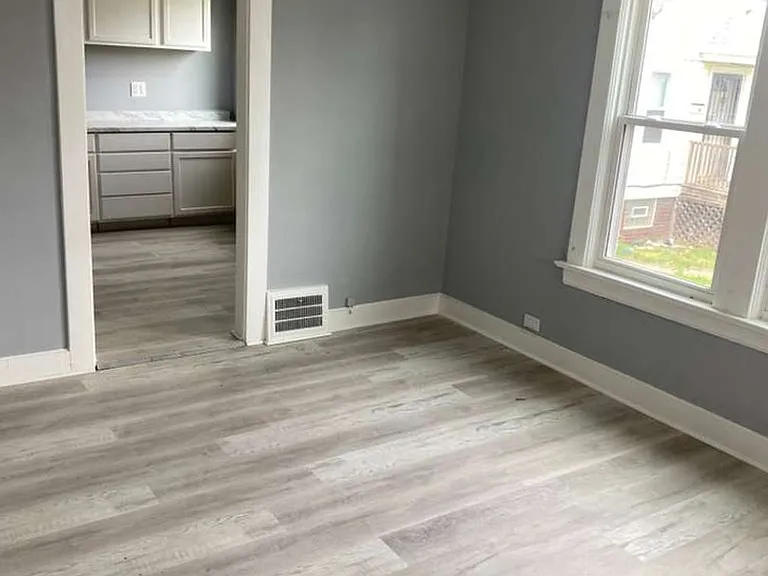 792 London Rd — Photo 11