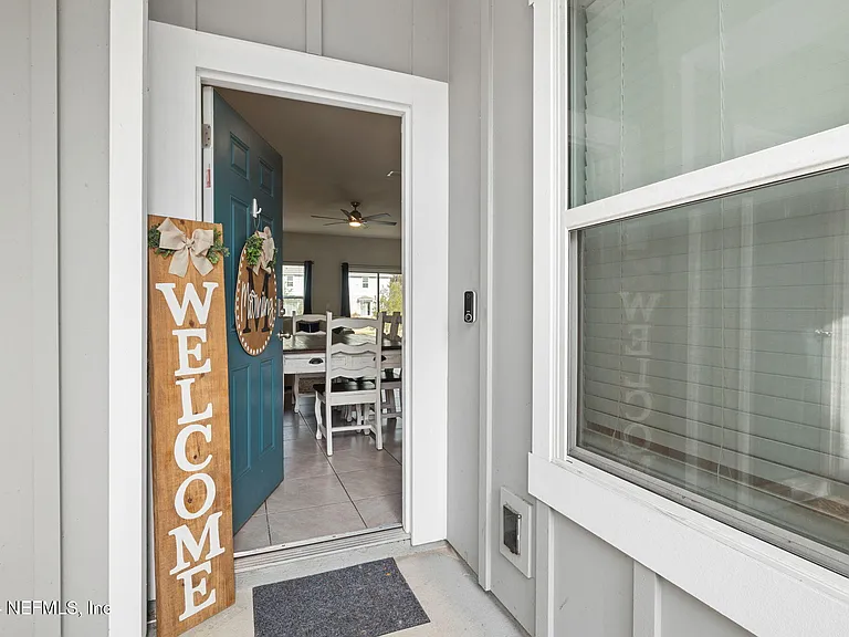 936 Capitol Pkwy — Photo 2