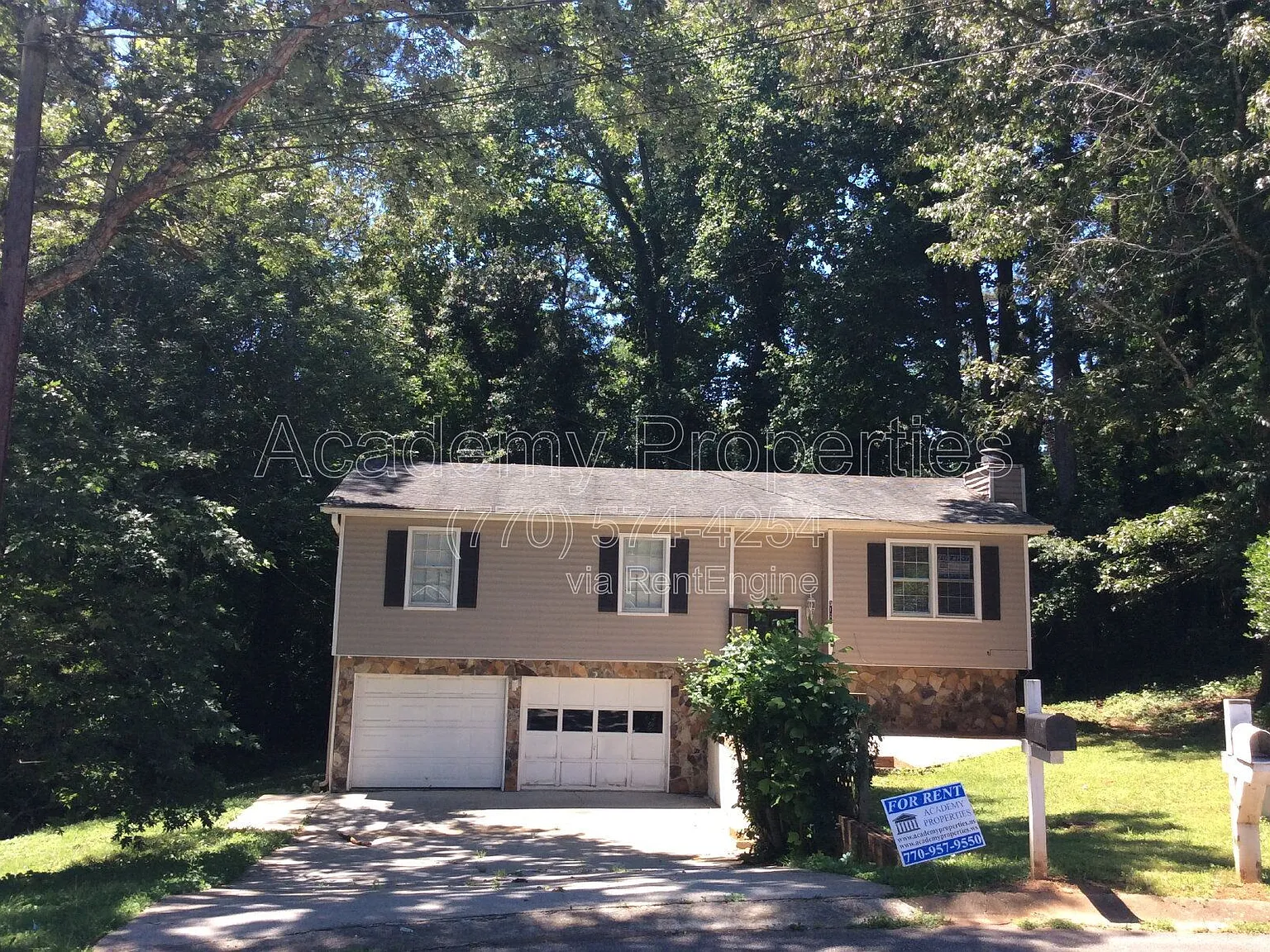 3 bed, 2.0 bath, $1,850 — Photo 1