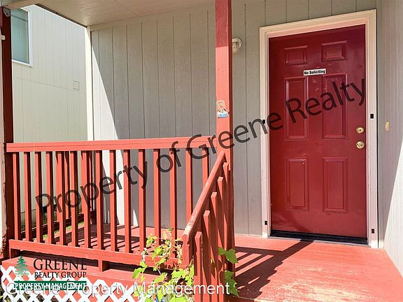 2nd image of 943 College Ln NE #A & B
