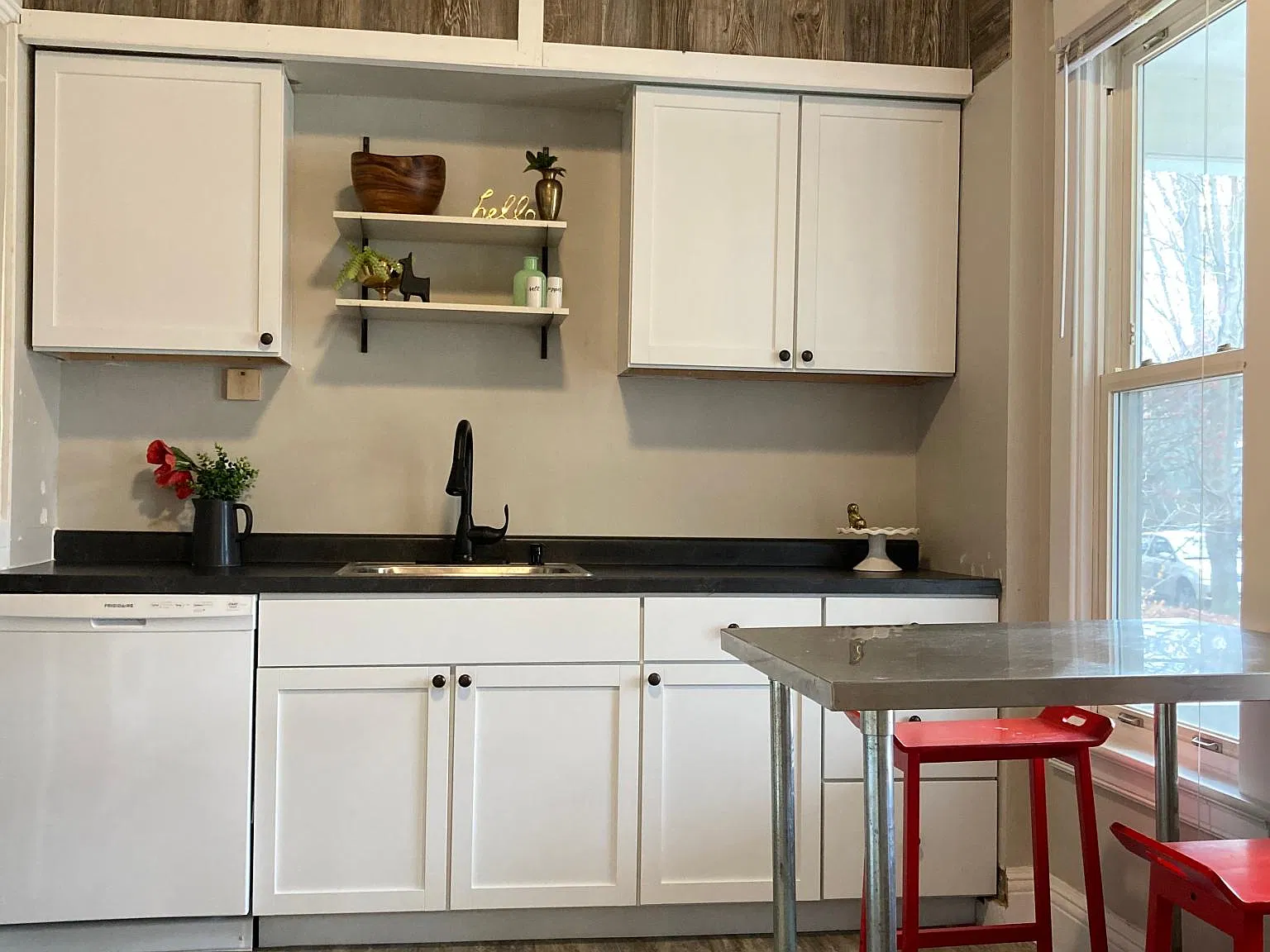 2 bed, 950 sqft, $1,250 — Photo 2