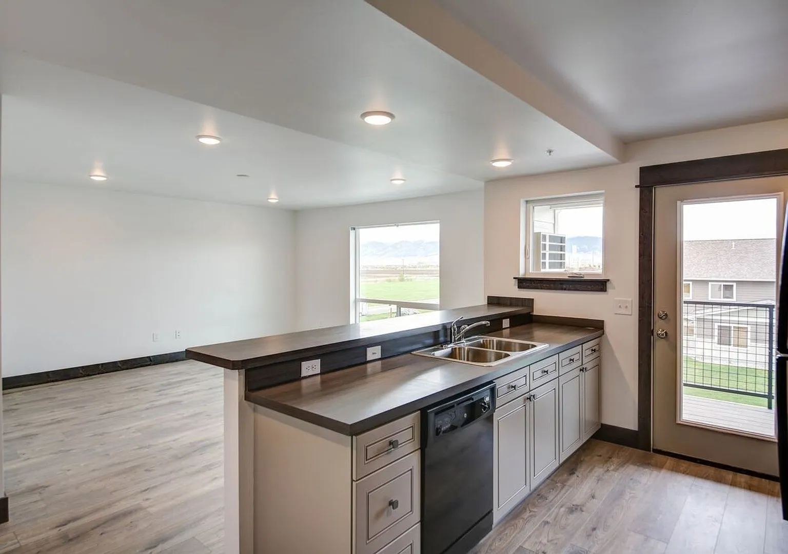 1805 Golden West Dr — Photo 3