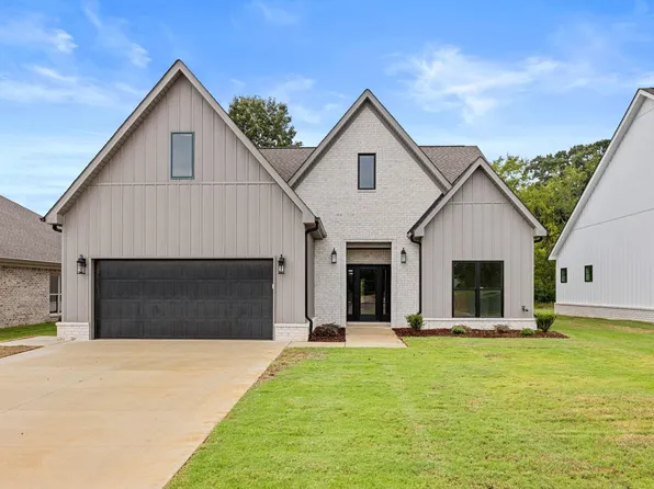 56 Foster Dr, Florence, AL 35633