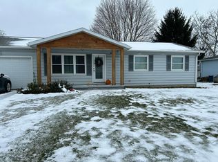 1012 Greenlawn Dr, Sturgis, MI 49091