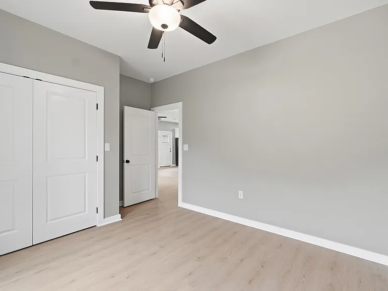 717 Burton St — Photo 17