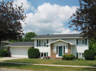 4224 Walnut St, Grand Forks, ND 58201