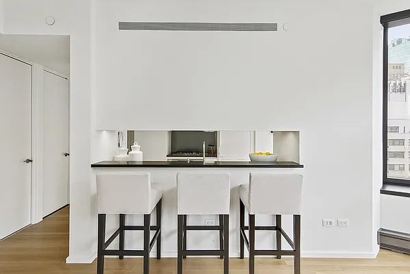 Sold by Nest Seekers International | media 10