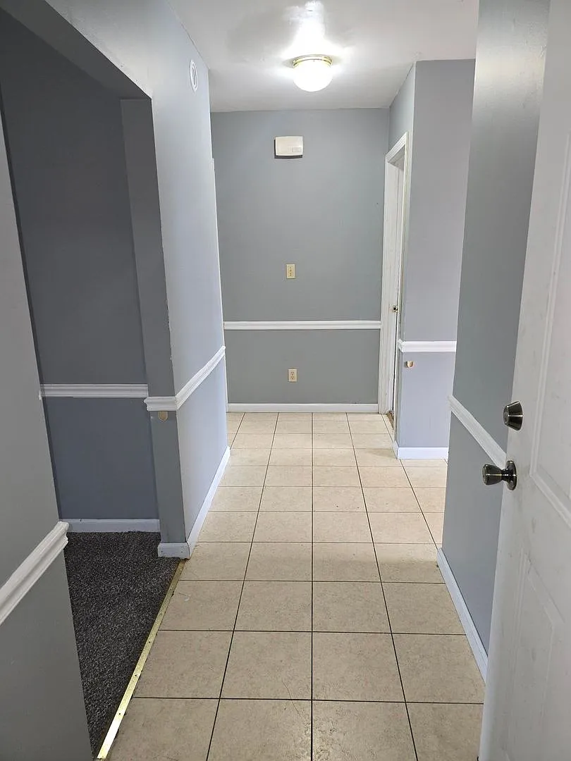 420 E Bryan St — Photo 2