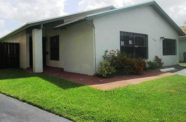 1st image of 938 NW 106th Avenue Circle