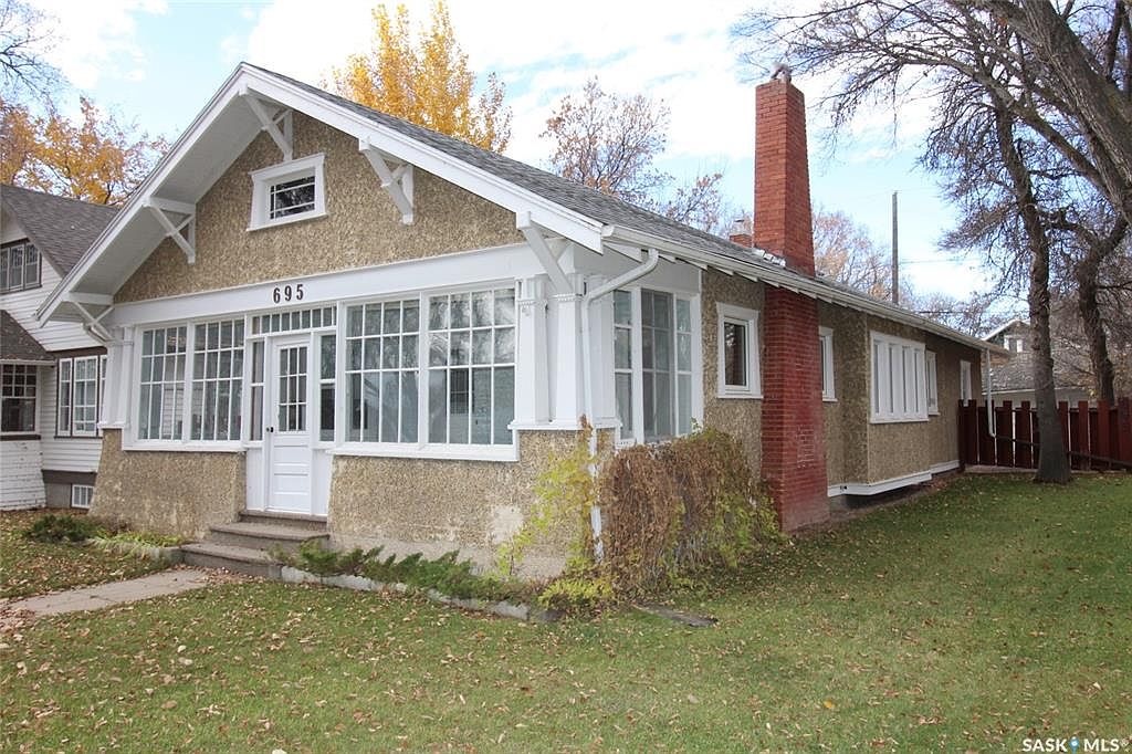 695 3rd STREET E, Shaunavon, SK S0N 2M0 MLS SK949037 Zillow
