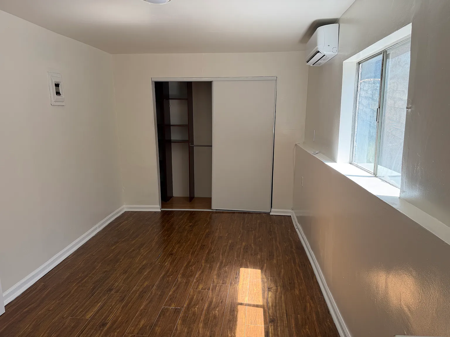 2 bed, 1200 sqft, $3,499 — Photo 4