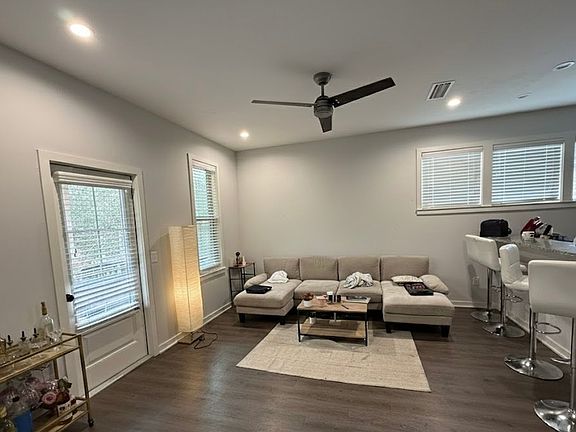 3rd image of 711 NW 10th St #20