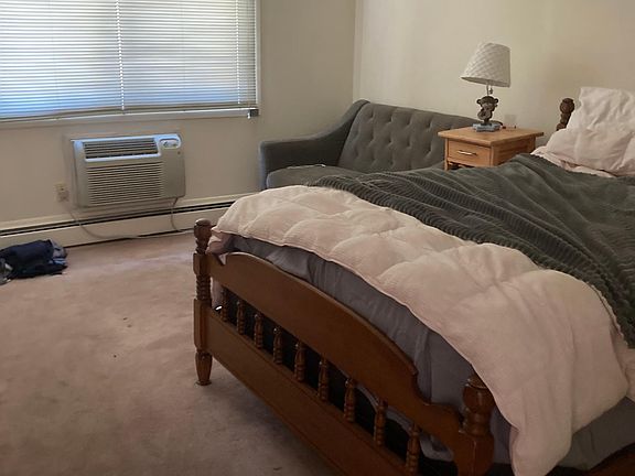 4th image of 494 Putnam Pike APT C8