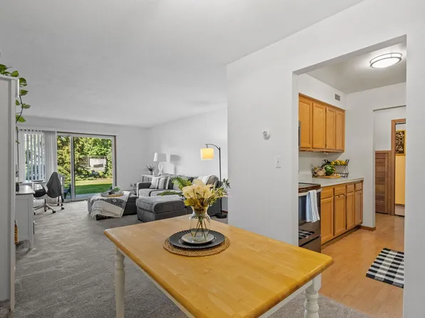 2230 Midland Grove Rd APT 106, Roseville, MN 55113