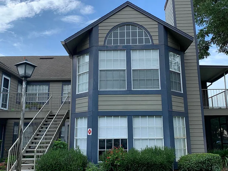 942 Bakewell Ct #202 — Photo 1
