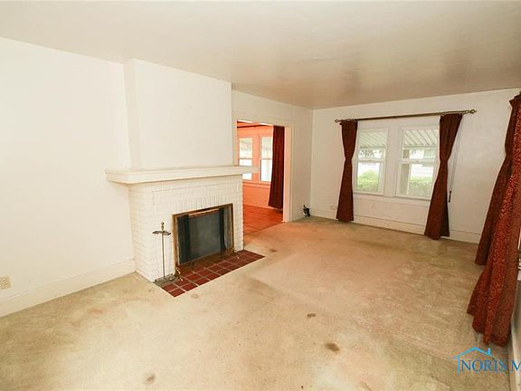 3rd image of 1716 Hinsdale Dr