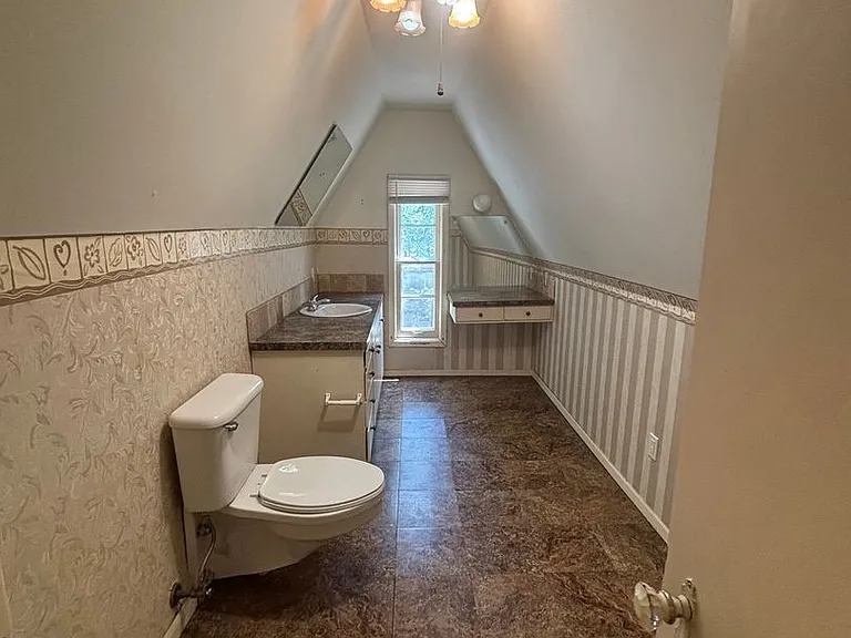 1435 Fairmount St — Photo 14