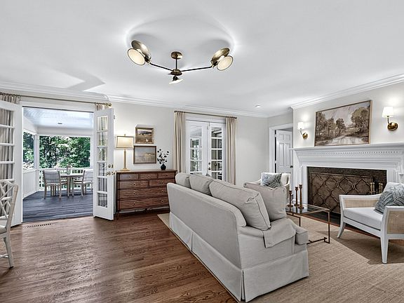 5th image of 3517 Chaucer Pl