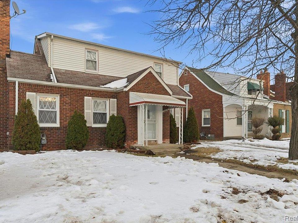 1st image of 16876 Robson St