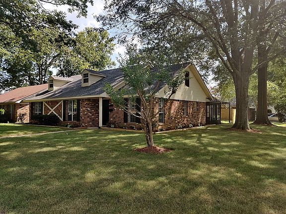 Corner of Helene and Vera Cr