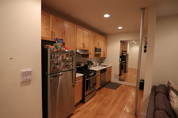 Rented by PMG Real Estate  | media 21