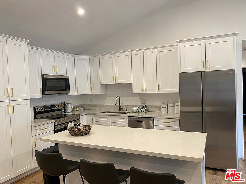 1st image of 4522 Stern Ave #4522