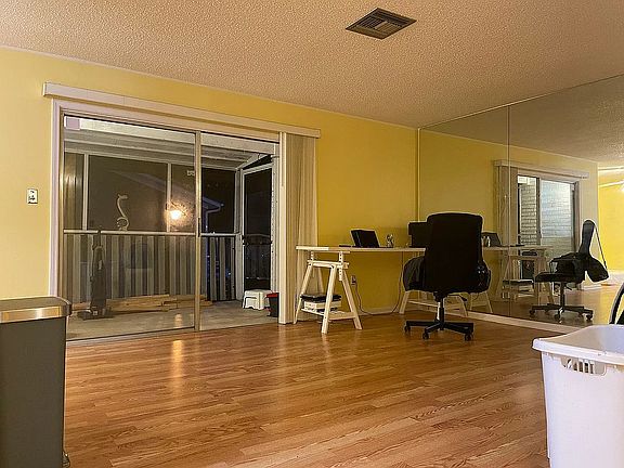 3rd image of 723 Perkins St APT 200