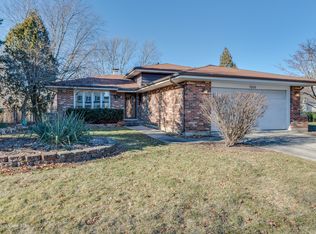 7600 Wakefield Dr, Darien, IL 60561