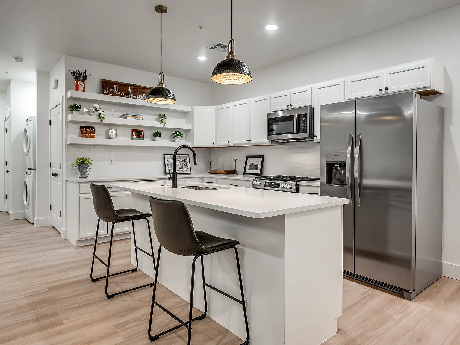 2 bed, 1200 sqft, $1,495 — Photo 2