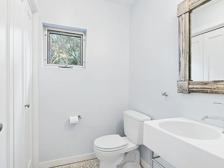 54 Gardiner Dr — Photo 8