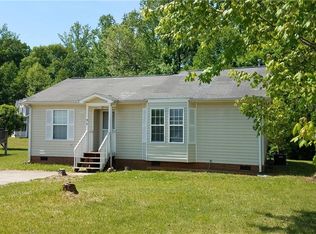 613 Rolling Green Dr, High Point, NC 27260