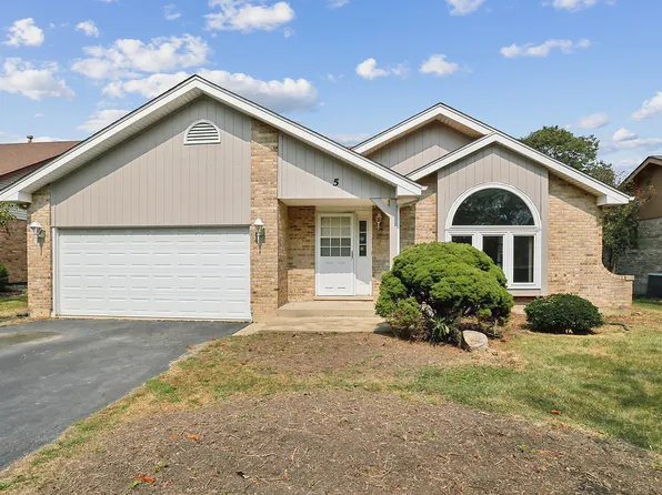 5 Meagan Ln, Lemont, IL 60439