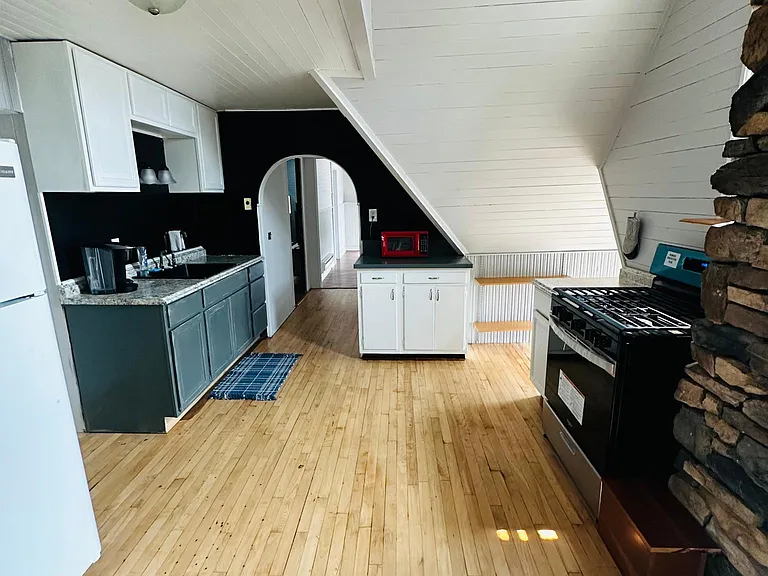 29 Main St #3 — Photo 2