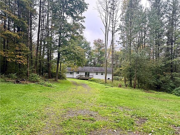 4th image of 595 Bond Rd