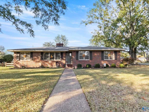 1300 Aston St, Athens, AL 35611