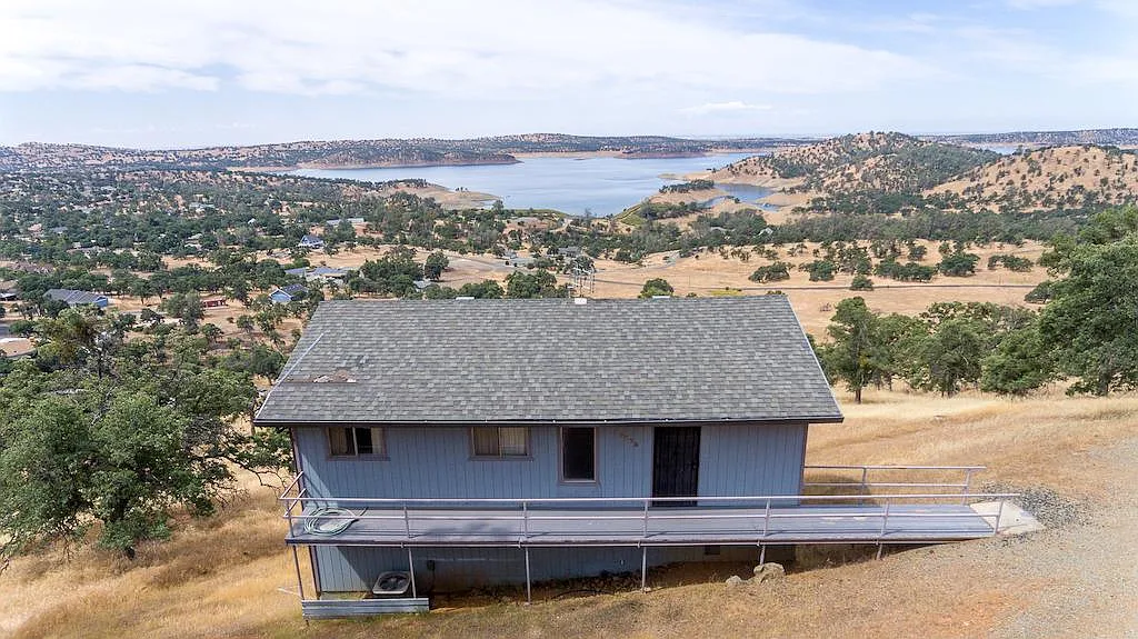 5476 Arbolada Dr photo 1