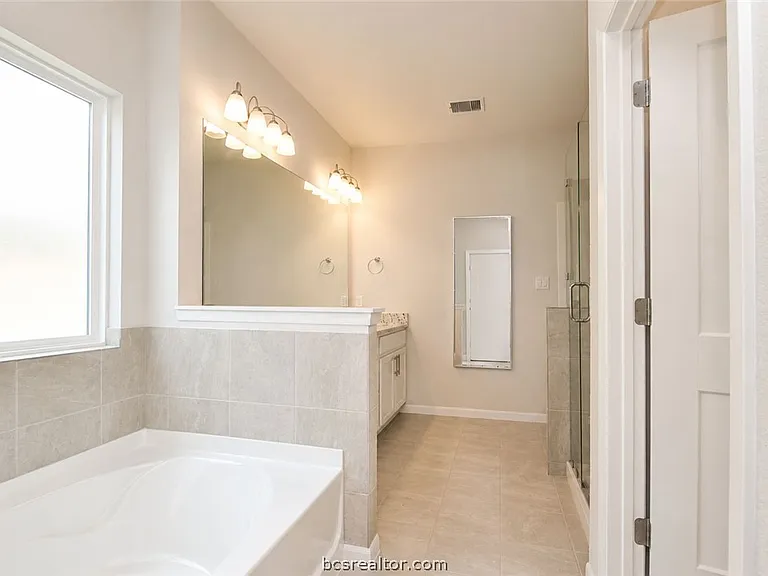 6215 Rockford Dr — Photo 10