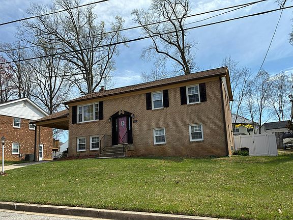 2nd image of 2709 Shawn Ct