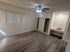 816 W Colorado Blvd, Monrovia, CA