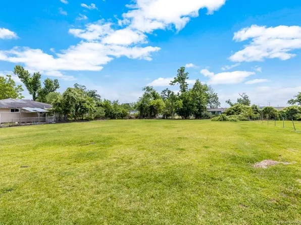 2322 Poplar St, Lake Charles, LA 70601