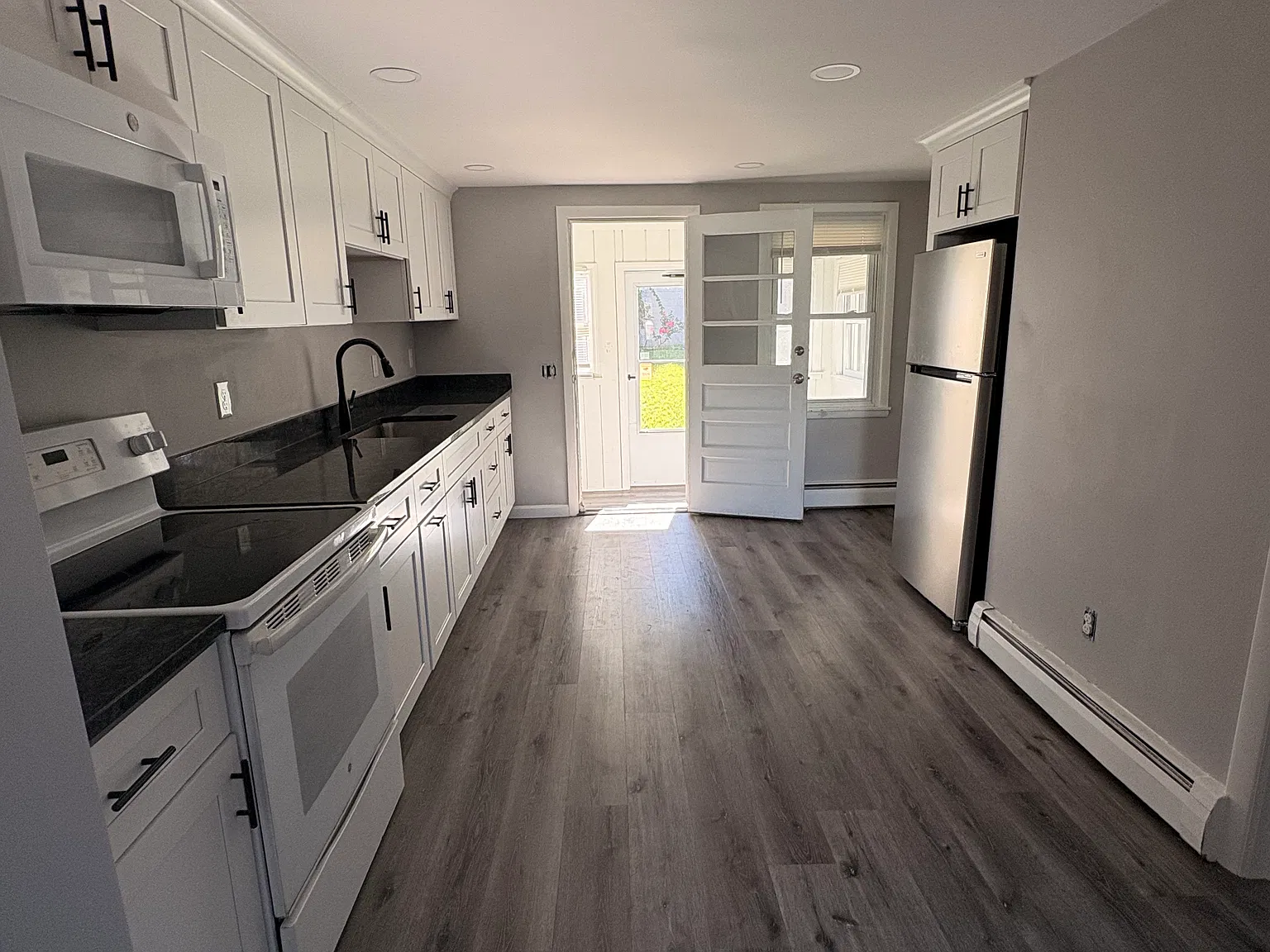 2 bed, 725 sqft, $2,250 — Photo 4